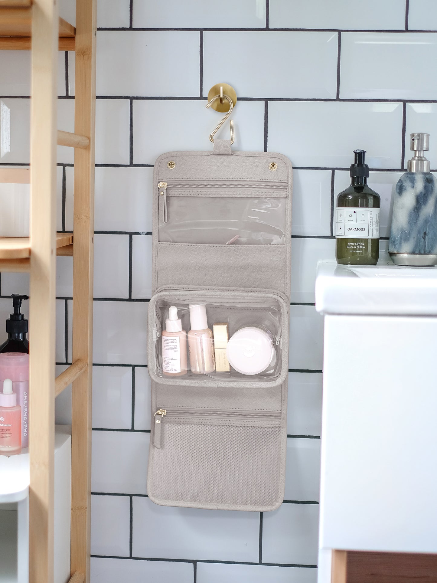 Hanging Washbag Taupe