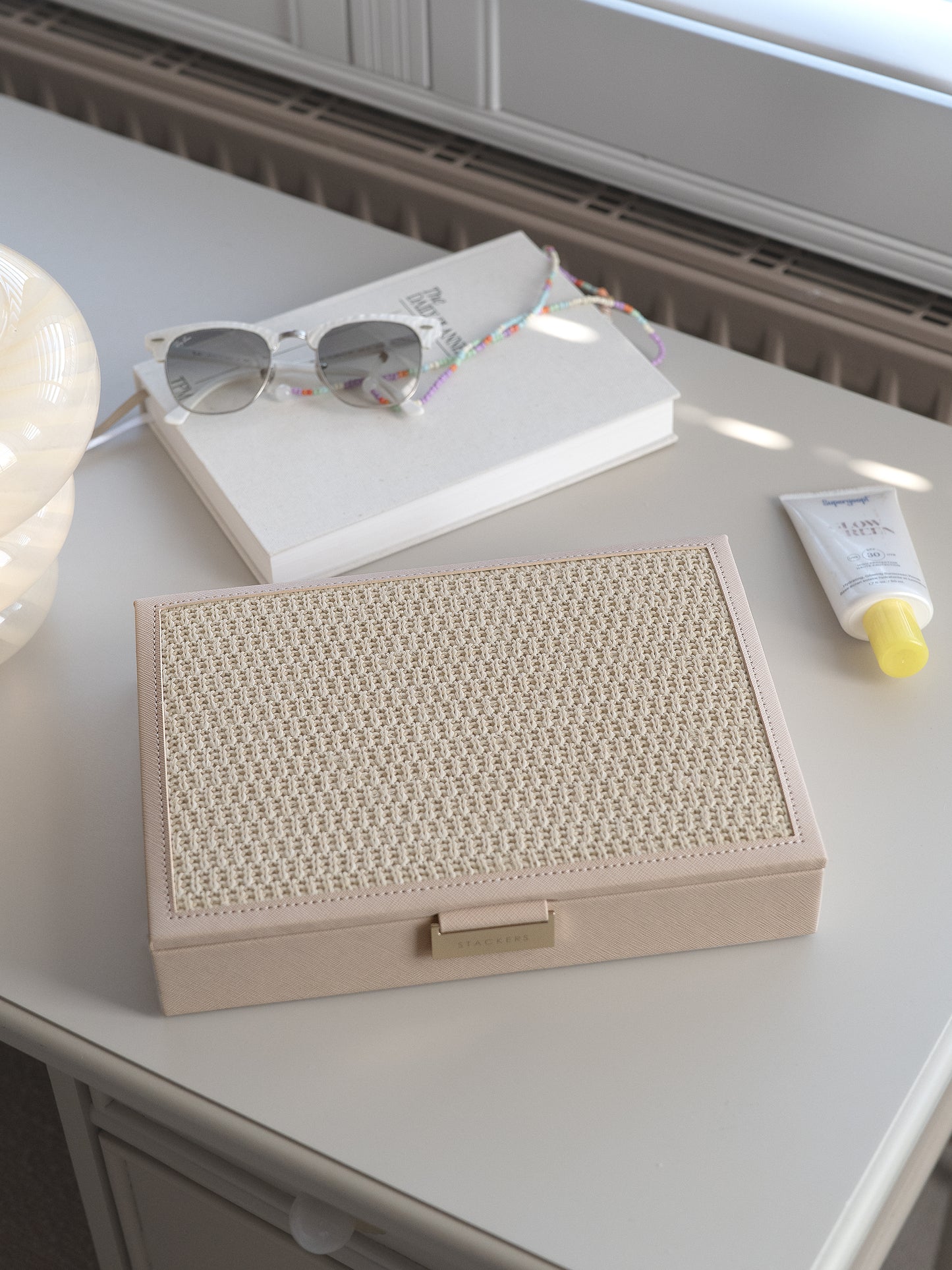 Classic Blush Raffia Lid