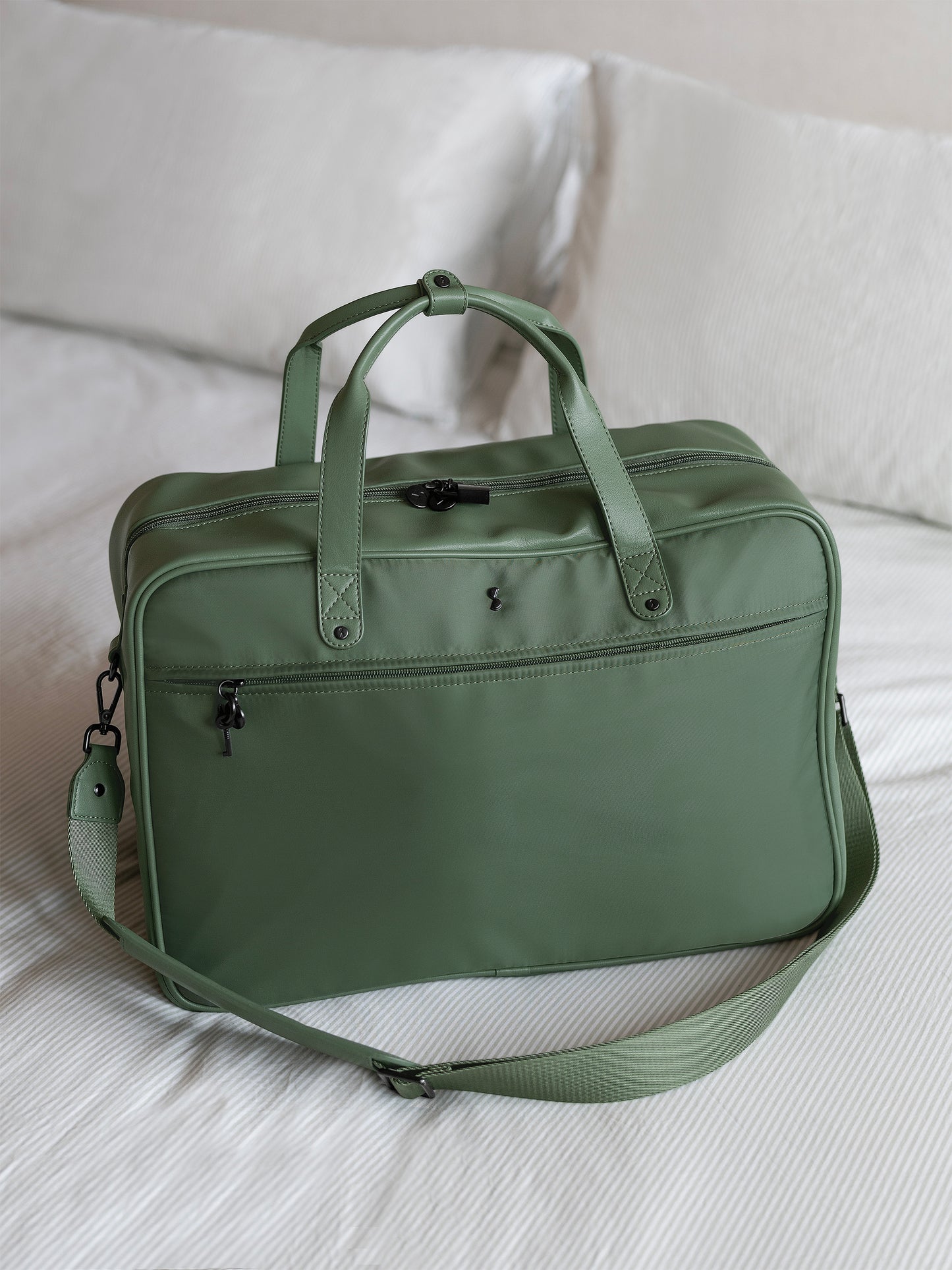 Green Cabin Bag