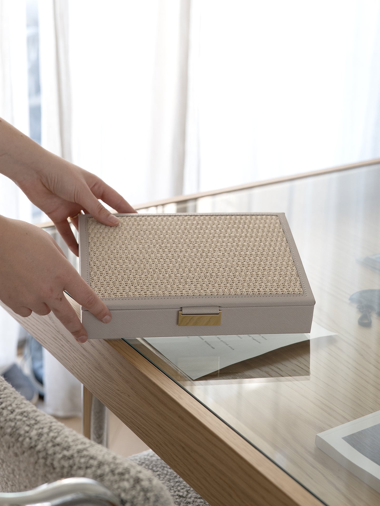 Classic Taupe Raffia Lid